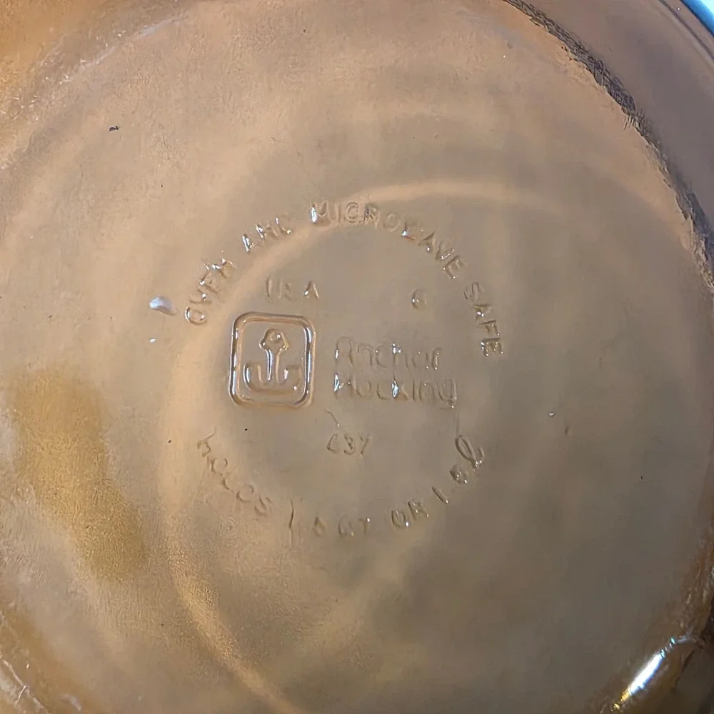 Anchor Hocking Casserole Dish 1.5 QT Amber Glass Round Tab Handle 437 Vintage